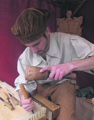nucia market talla madera Aitor
