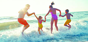 Family-Beach-Holiday