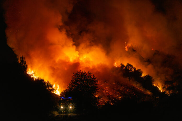 Hundreds evacuated in Spain after Wildfire rages near Villanueva de Viver 